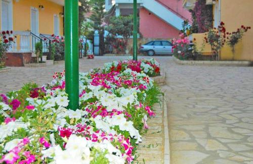 Kavos Apartment | Lemon Grove Hotels And Studios