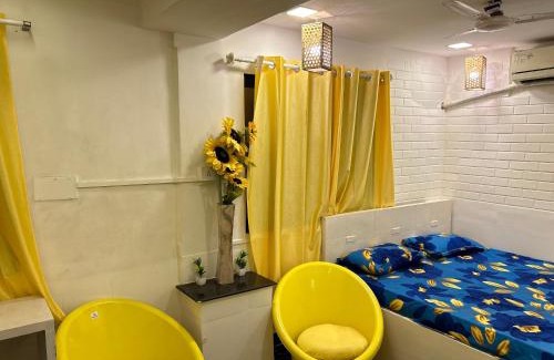 Pali Hill Apartment | Lemon room