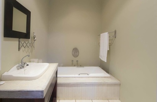 Kloof Bed & Breakfast | Lemon Tree B&B