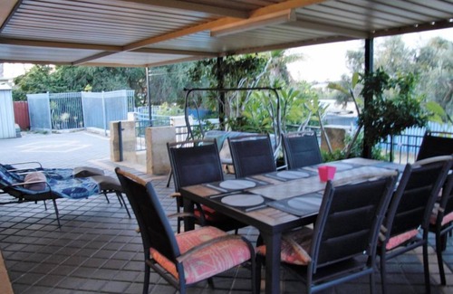 Padbury House | Lemon Tree Cottage - beautiful holiday home with pool near Hillary's, Perth