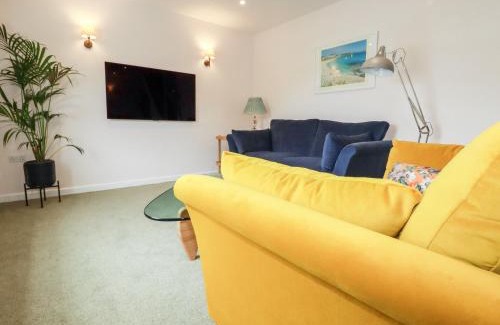 Mylor Bridge Apartment | Lemon Tree