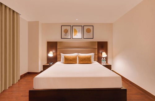 Noida Hotel | Lemon Tree Hotel, Noida