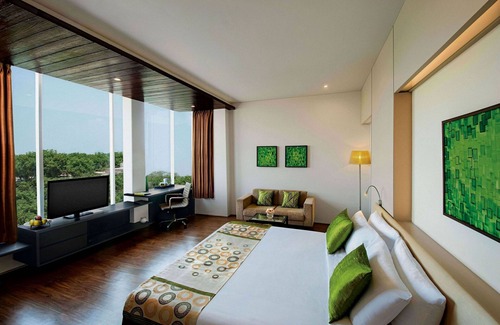 Sayajiganj Hotel | Lemon Tree Hotel Vadodra