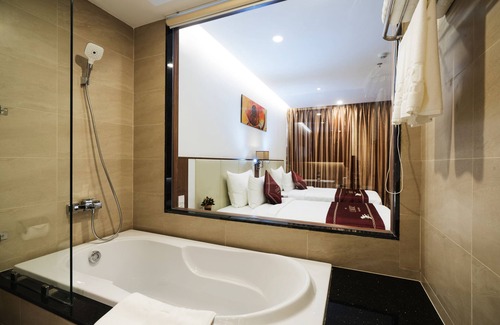 Tran Phu Beach Hotel | LeMore Hotel Nha Trang
