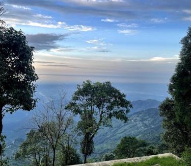 Kurseong House | Lemos Cafe and Homestay