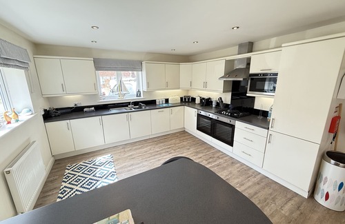Filey Cottage | Len's Sandy Collection - 3 Cottages that sleeps 16 guests in 8 bedrooms