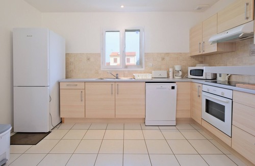 Savignac-les-Eglises House | L’Enclos – House with Air Conditioning and Shared Pool in Savignac-les-Églises