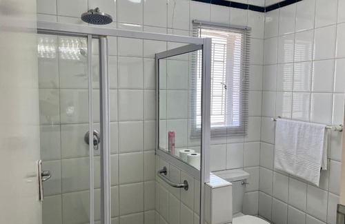 Greater Johannesburg Metropolitan Area House | Lenox Lodge Guesthouse