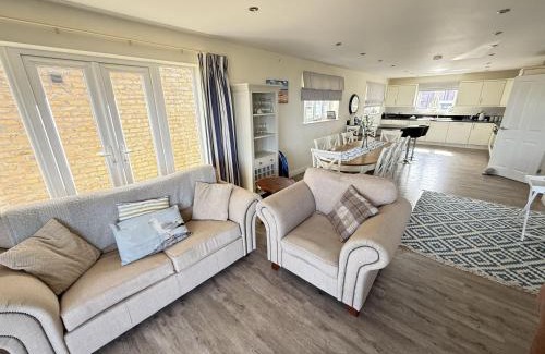 Filey House | Lens Sandy Collection