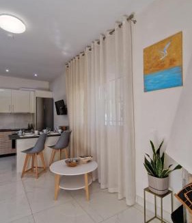 Spata-Artemida Apartment | Leo's House