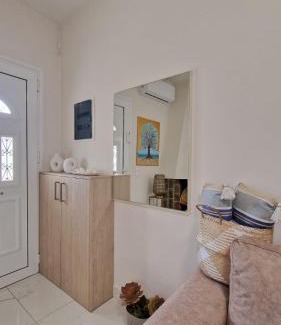 Spata-Artemida Apartment | Leo's House