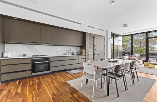 Greenpoint Apartment | Leonard by Rove Travel | 2BR PH Loft McCarren Park
