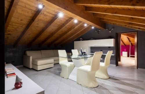 Sesto Calende Apartment | Leonardo Academy in 5' - Parcheggio Gratis - laghi & Wi-FI