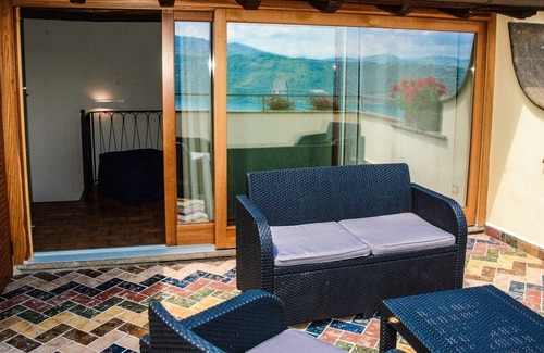 Castel Gandolfo Bed & Breakfast | Leonardo Room at Atlantis Inn