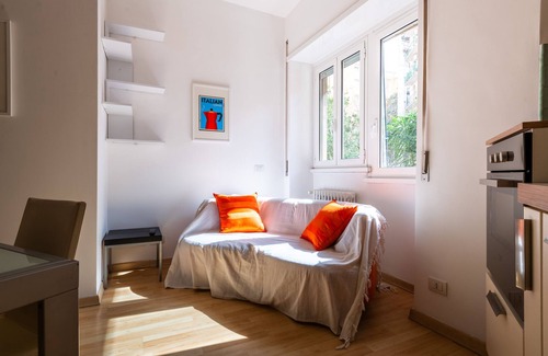 Quartiere XVII Trieste Apartment | Leoncavallo Retreat in Rome