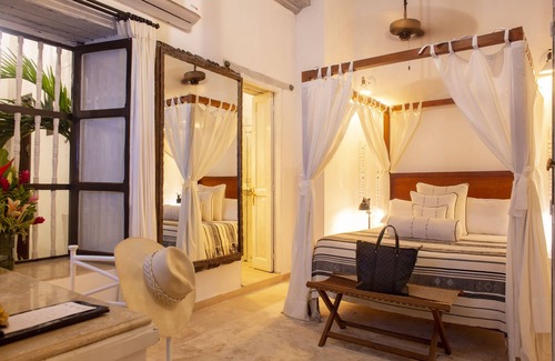 Centro Hotel | Leones de Alba Hotel Boutique