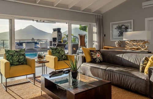 Scott Estate House | Leopard Rock arguably the most exclusive and prominent position in Hout Bay.