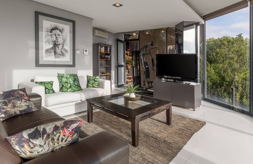 Scott Estate House | Leopard Rock arguably the most exclusive and prominent position in Hout Bay.