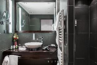 Wiesdorf Hotel | Leoso Hotel Leverkusen
