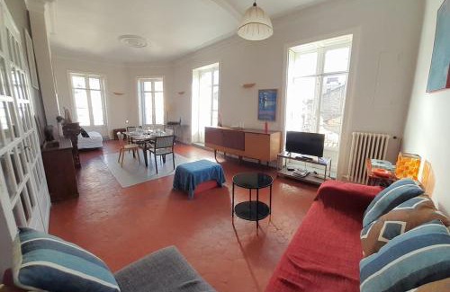 Comedie Apartment | Les 7 balcons, Comédie-Corum-Gare, Parking, Spacieux Lumineux Haussmannien