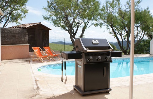 Saint-Etienne-les-Orgues House | Les Amandiers, vacation home in Provence, sleeps 8, private pool