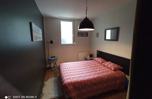 Morlaix Apartment | Les Amiets. Very large T3 with outdoor terrace