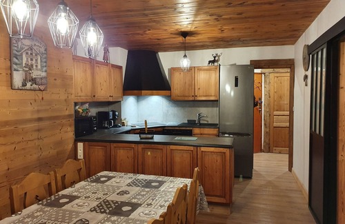 Villaroger Ski Chalet | LES ARCS PARADISKI resort apartment in a chalet at the foot of the slopes