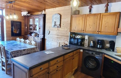Villaroger Ski Chalet | LES ARCS PARADISKI resort apartment in a chalet at the foot of the slopes