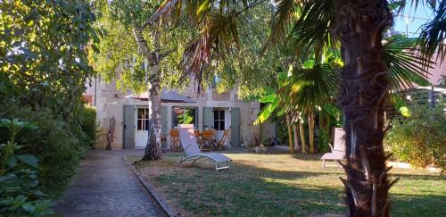 Bergerac House | Les bananiers