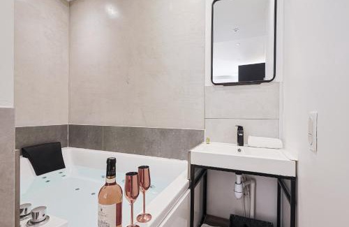 Villette - Maisons Neuves Apartment | LES BULLES DE MONA - Alcove - Spa - Clim