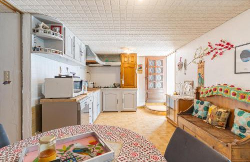 Apt Apartment | Les Cerisiers
