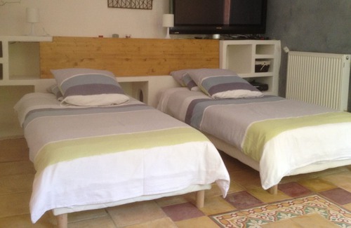 Saint-Maximin Cottage | Les Cervezanne Detached house with terrace and garden in the Uzès countryside