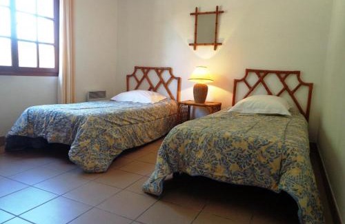 Saint-Julien-en-Born House | Les chenes