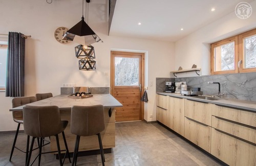 La Roche House | LES Corbassieres - LE Solan