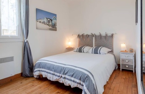 Anneville-sur-Mer House | Les Cordylines by Interhome