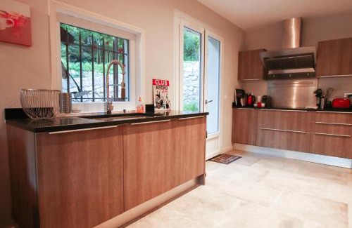 Riou - Petit Juas - Av de Grasse Villa | Les Coteaux