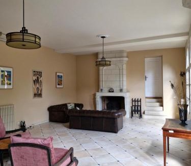 Chinon House | Les Destinées