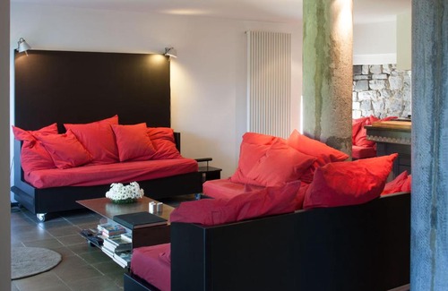Anhee House | Les Duves Loft Design Maredsous