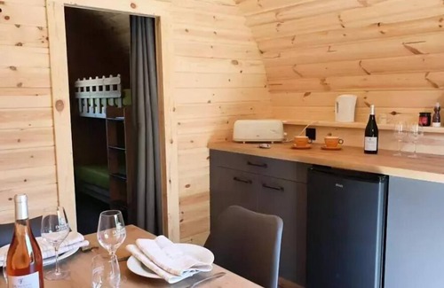 Violes House | Les Favards campsites* - Unusual accommodation Tonneau 2 rooms 4 people without sanitary facilities Air-conditioned