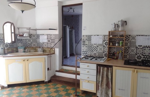Dauphin House | Les Favouilles