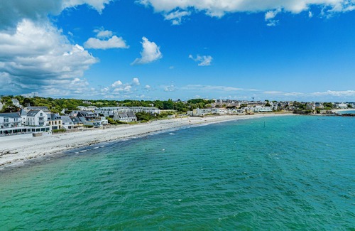 Kerherou Apartment | "LES FLOTS BLEUS" Studio facing the sea 2 p Concarneau