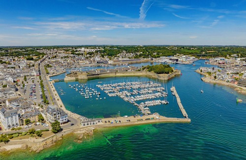 Kerherou Apartment | "LES FLOTS BLEUS" Studio facing the sea 2 p Concarneau