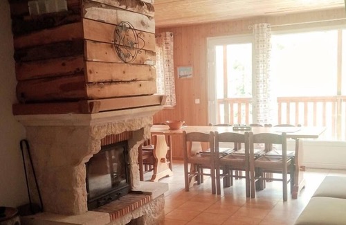 Monetier-les-Bains Ski Chalet | Les Gaillardes family gîte for 8 people