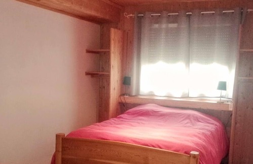 Monetier-les-Bains Ski Chalet | Les Gaillardes family gîte for 8 people