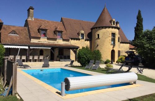 Marcillac-Saint-Quentin Apartment | Les Grandes Terrasses Dalbavie pour 15 personnes