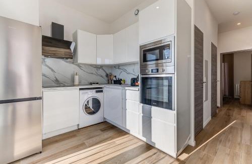 Fabron Apartment | Les Grands Cèdres - Wifi, AC, Parking