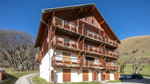 Saint-Sorlin-d'Arves Apartment | Les Grizzlis-52- Appart Spacieux- 8 pers