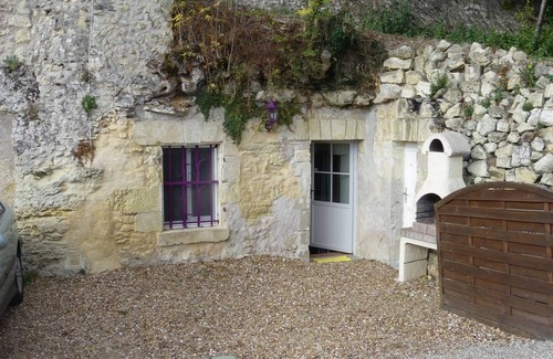 Nazelles-Negron House | Les Hauts de Nazelles