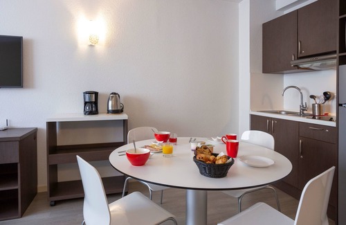 Aix-les-Bains City Center House | Les Loges du Park – résidence hôtelière