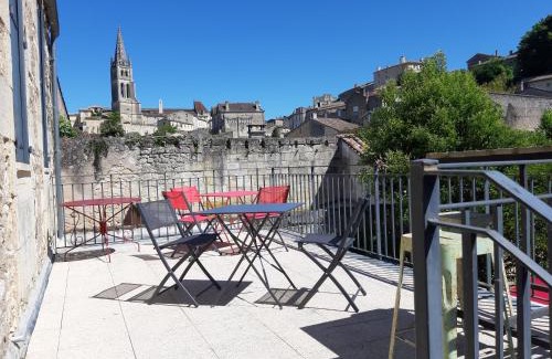 Saint-Emilion Apartment | Les logis des Vignobles Sainte Emilion en Duplex n 3 avec terrasse